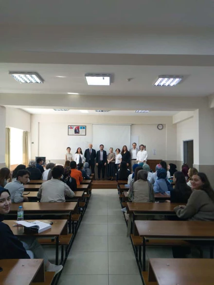 SAĞLIK YÖNETİMİ BÖLÜMÜ 2025-2026 1. SINIF ÖĞRENCİLERİ İLE ORYANTASYON VE TANIŞMA TOPLANTISI