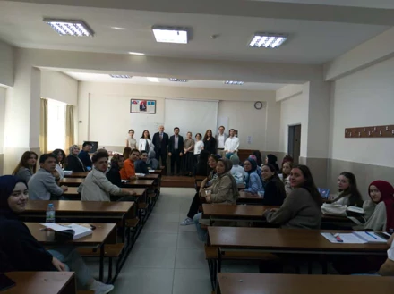 SAĞLIK YÖNETİMİ BÖLÜMÜ 2025-2026 1. SINIF ÖĞRENCİLERİ İLE ORYANTASYON VE TANIŞMA TOPLANTISI