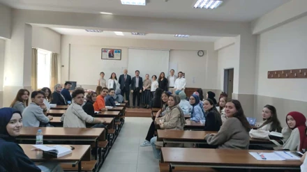 SAĞLIK YÖNETİMİ BÖLÜMÜ 2025-2026 1. SINIF ÖĞRENCİLERİ İLE ORYANTASYON VE TANIŞMA TOPLANTISI