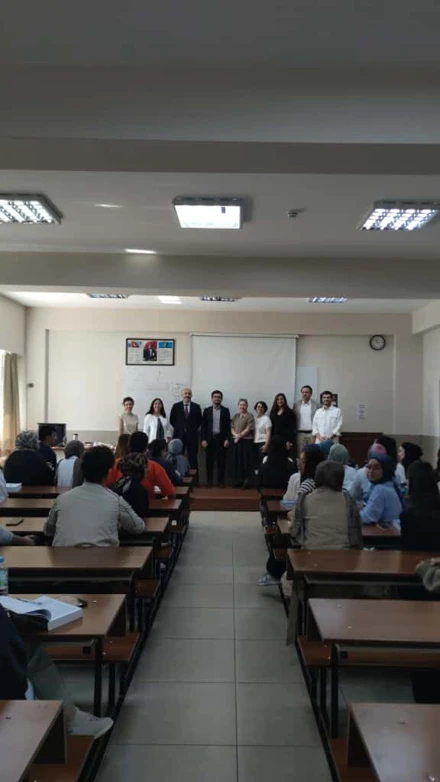 SAĞLIK YÖNETİMİ BÖLÜMÜ 2025-2026 1. SINIF ÖĞRENCİLERİ İLE ORYANTASYON VE TANIŞMA TOPLANTISI
