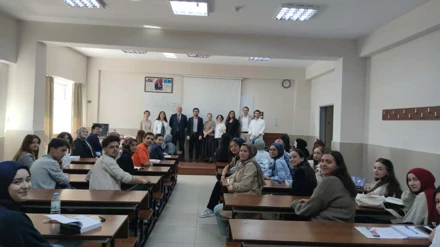 SAĞLIK YÖNETİMİ BÖLÜMÜ 2025-2026 1. SINIF ÖĞRENCİLERİ İLE ORYANTASYON VE TANIŞMA TOPLANTISI