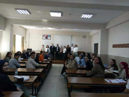 SAĞLIK YÖNETİMİ BÖLÜMÜ 2025-2026 1. SINIF ÖĞRENCİLERİ İLE ORYANTASYON VE TANIŞMA TOPLANTISI