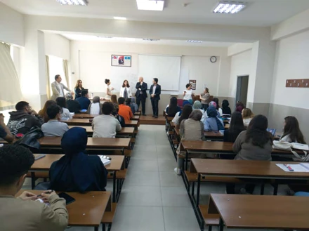 SAĞLIK YÖNETİMİ BÖLÜMÜ 2025-2026 1. SINIF ÖĞRENCİLERİ İLE ORYANTASYON VE TANIŞMA TOPLANTISI