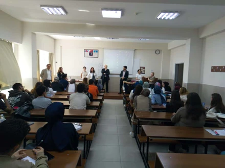 SAĞLIK YÖNETİMİ BÖLÜMÜ 2025-2026 1. SINIF ÖĞRENCİLERİ İLE ORYANTASYON VE TANIŞMA TOPLANTISI