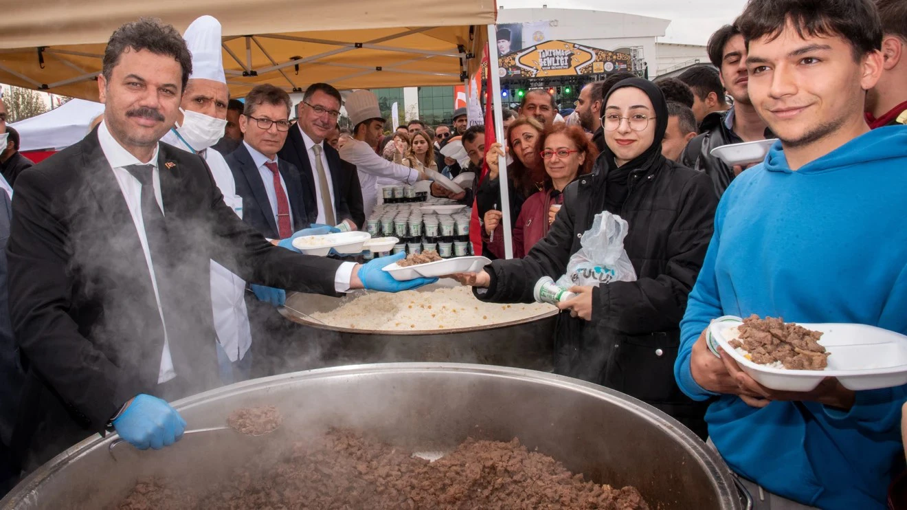 Selçuk Üniversitesinde Tanışma Şenliği coşkuyla başladı