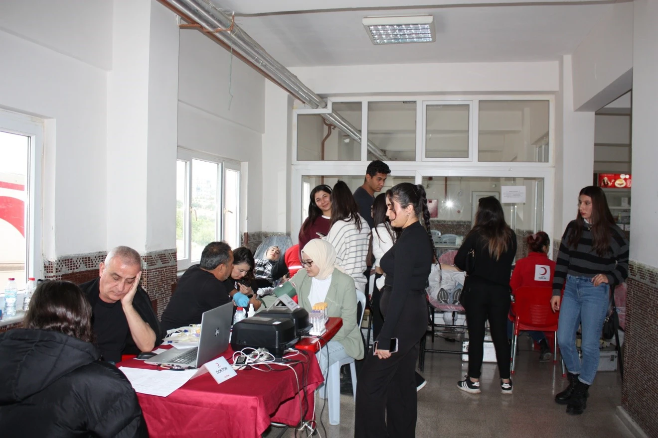 Kızılay Kan Bağışı: "BİRBİRİMİZE CANDAN BAĞLIYIZ"