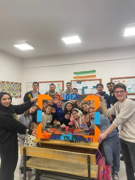 SÜDEV Topluluğundan Sarayköy İlkokulu’na Teknoloji ve Sanat Dolu Ziyaret
