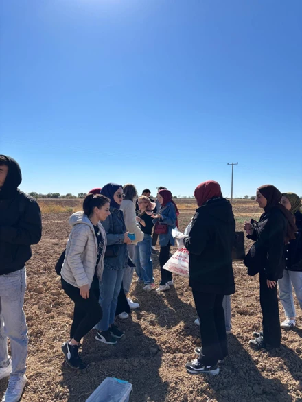 Sarıcalar Araştırma Çiftliğinde Öğrencilerimiz ile Uygulamalı Eğitim Çalışması