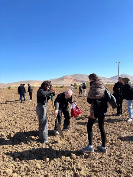 Sarıcalar Araştırma Çiftliğinde Öğrencilerimiz ile Uygulamalı Eğitim Çalışması