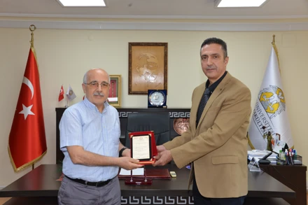 Dekanlık Devir Teslim Töreni Gerçekleştirildi